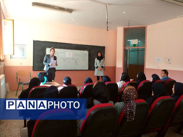 برگزاری جلسه انجمن‌ دانش‌آموزی در پژوهش‌سرای بوعلی سینا شهرستان ملارد