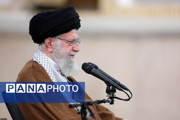 دیدار جمعی از معلمان و فرهنگیان با رهبر معظم انقلاب
