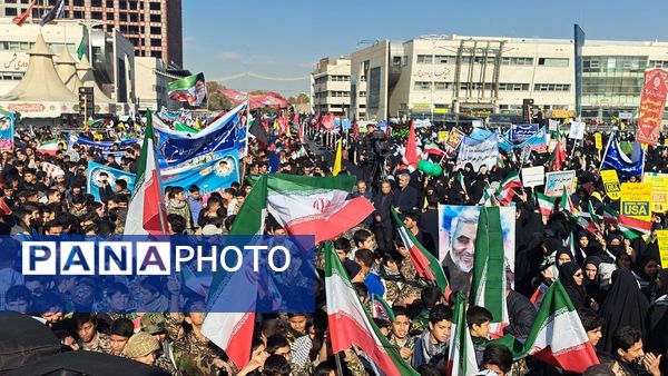 اجتماع عظیم دانش‌آموزان شهر مشهد به مناسبت روز دانش‌آموز
