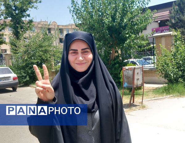 حضور مسئولان و مردم انقلابی شهرستان ملارد در پای صندوق‌های رأی