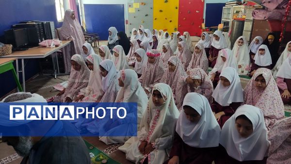 برگزاری نماز جماعت در دبستان مولوی فین
