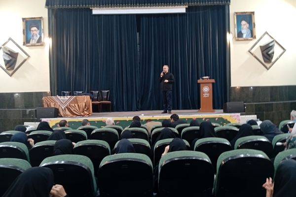 اجلاس مدیران آموزش‌وپرورش منطقه ۱۰ با محوریت تقبیح جنایات صهیونیست‌ها و تقویت پایگاه‌های تابستانی مدارس