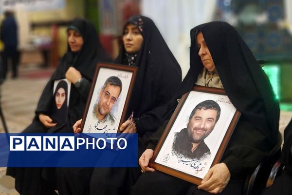 آغاز آیین معنوی اعتکاف در مصلای اسلامشهر با حضور گسترده نوجوانان