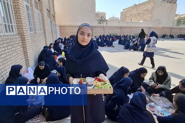 صبحی سالم در دبیرستان دخترانه فرهنگ قرچک