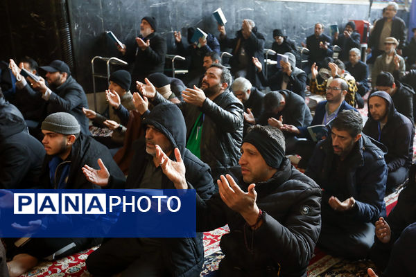 قرائت دعای‌ام داوود در حرم مطهر رضوی 