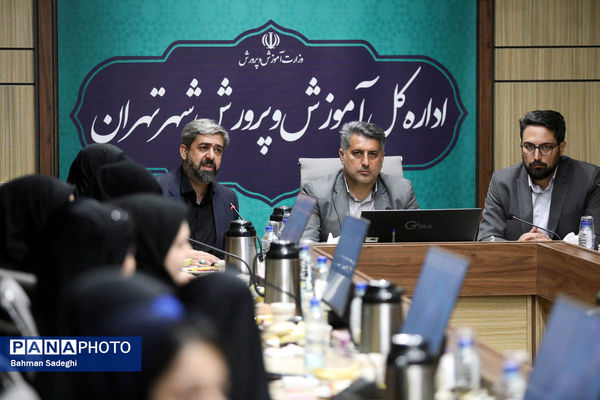 مراسم تجلیل از دانش آموز خبرنگاران شهر تهران