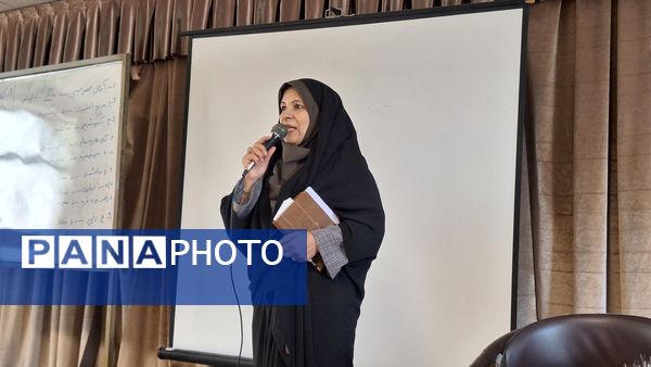 انتخابات انجمن اولیا و مربیان در دبیرستان فاطمیه 