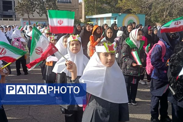 دانش‌آموزان شهریاری روز اول سال تحصیلی را به پایان رساندند