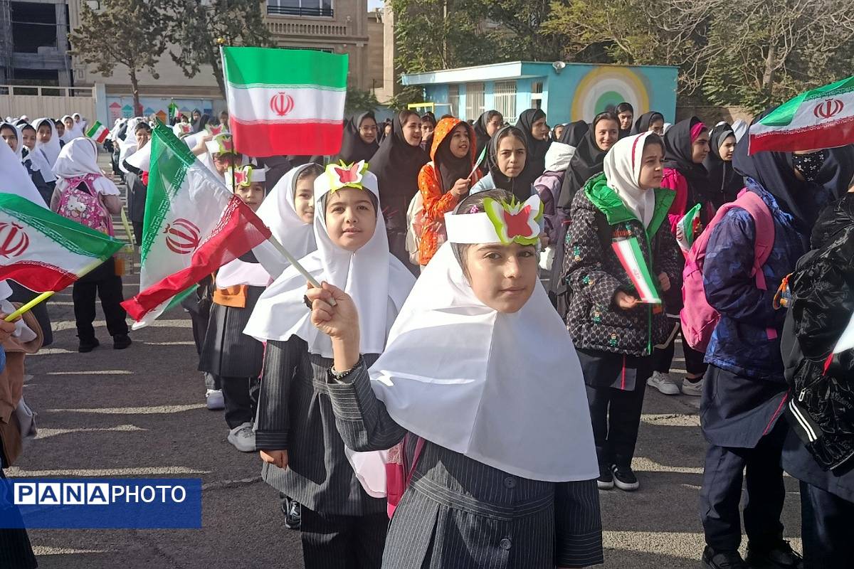  آغاز سال تحصیلی با همراهی حافظان نظم و امنیت در دبستان بعثت ۲