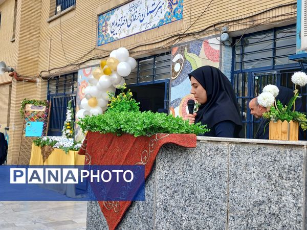 جشن سپاس معلم در هنرستان فنی حرفه‌ای بدیع ناحیه یک