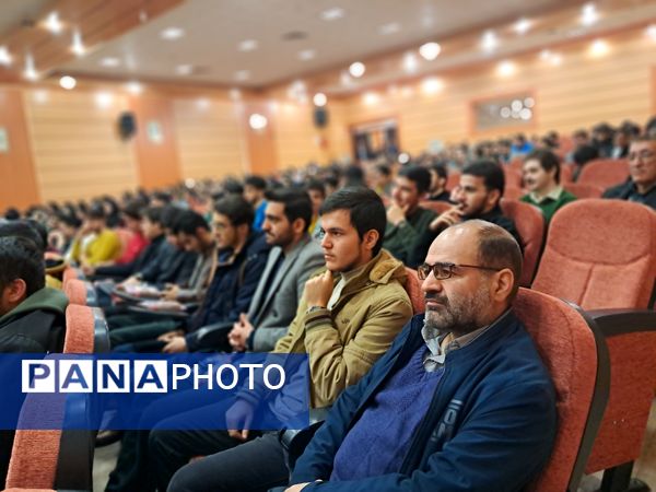 آیین تجلیل از رتبه‌ برتر‌های ناحیه۲