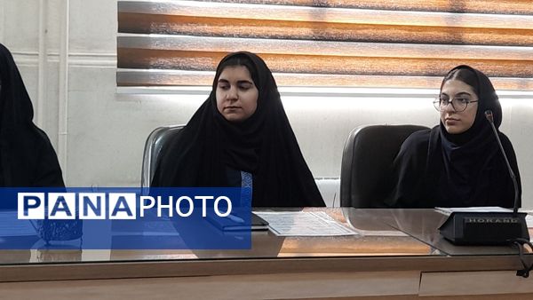 برگزاری اولین جلسه همیاران مشاور دبیرستان شاهد عصمت ناحیه۳ کرج در سال تحصیلی جدید