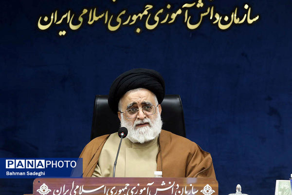 گردهمایی آموزشی مربیان و عوامل اجرایی عمره دانش‌آموزی
