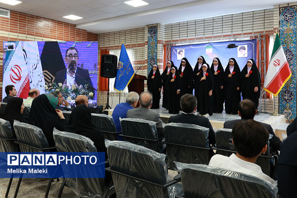 ارسال همزمان تجهیزات مدارس و هنرستان های استان تهران 