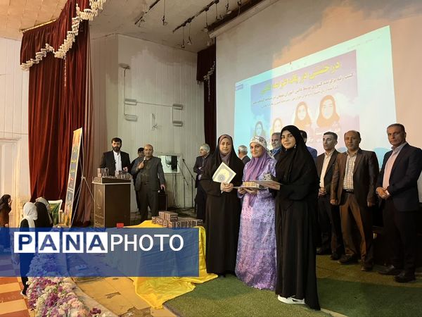 تجلیل از ۱۵۰ دانش‌آموز افتخار آفرین در مسابقات فرهنگی، هنری و پرسش مهر ریاست جمهوری 