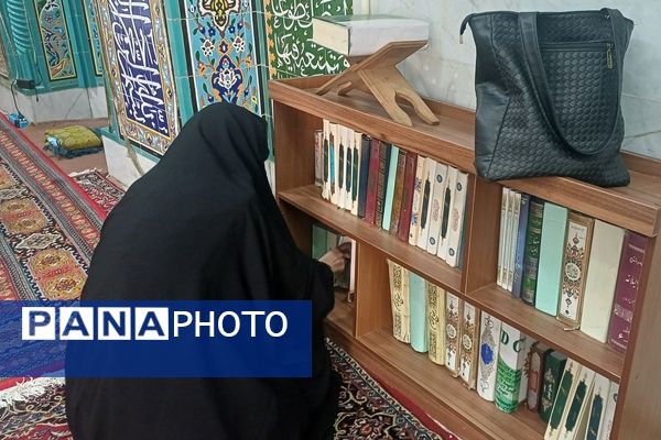 غبار روبی مسجد جامع کوهپایه همزمان با حلول ماه رمضان و ایام نوروز