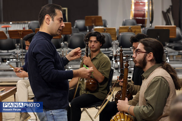 تمرین ارکستر سازهای ایرانی با عنوان «راهی بزن»