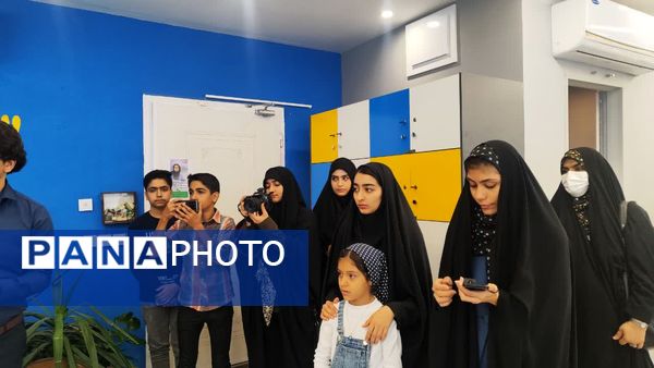 بازدید خبرنگاران و اعضای بسیج رسانه از دفتر «خبرفوری» در مشهد