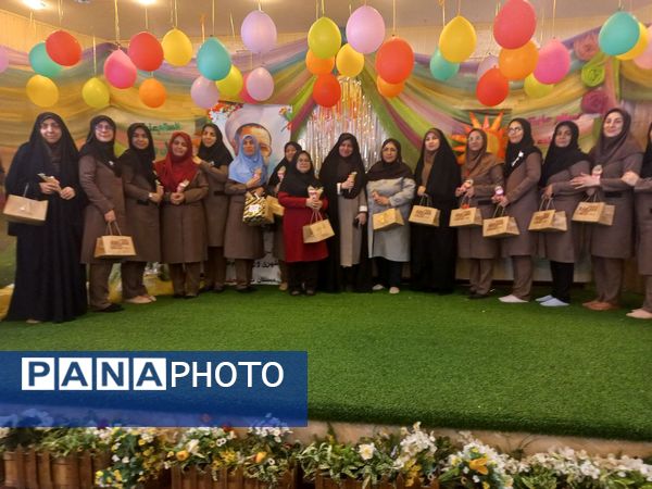 مراسم روز معلم به مناسبت هفته معلم در دبستان شاهد تحقیقی