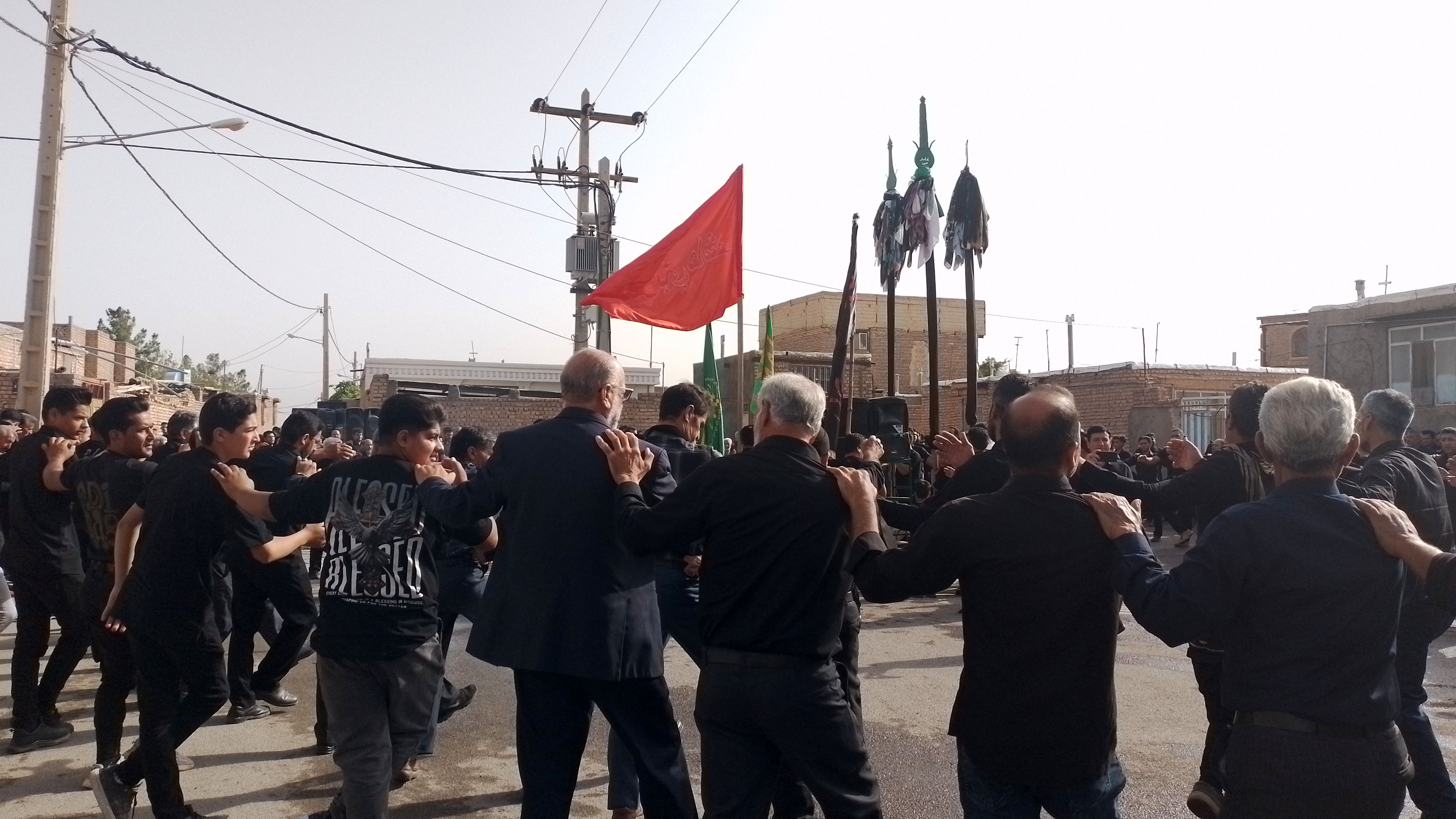 مراسم باشکوه «حسن - حسین» در روز تاسوعای حسینی در روستای نقاب
