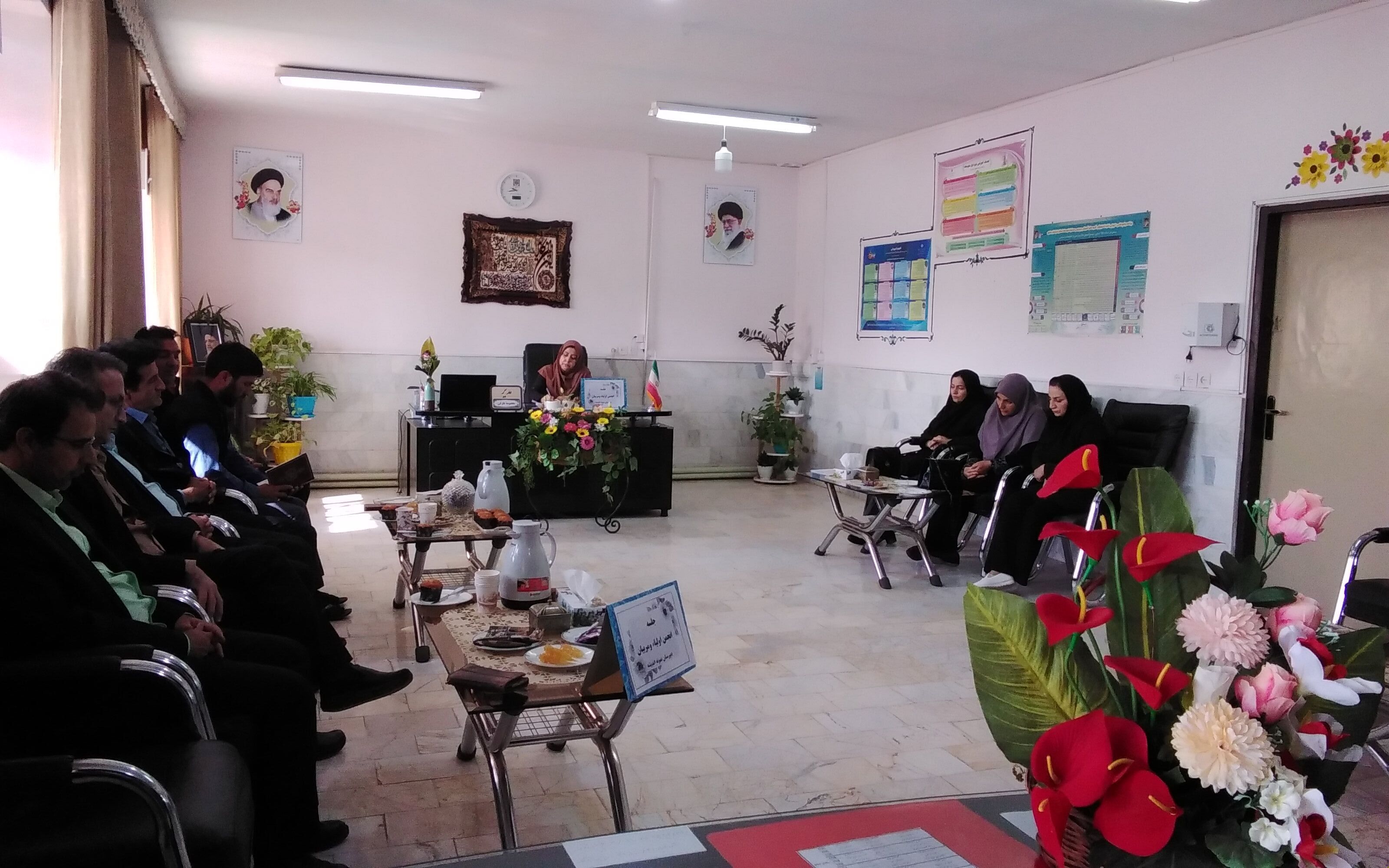 اولین جلسه انجمن اولیا و مربیان در دبیرستان نمونه اندیشه شهرستان کاشمر