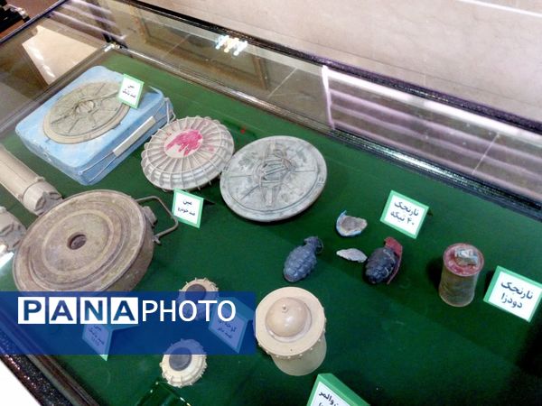 نمایشگاه یاد یاران در آرامگاه شهید مدرس شهرستان کاشمر
