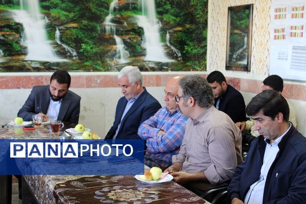دیدار صمیمی امام جمعه فردیس با معلمان و دانش‌آموزان دبیرستان کاشانی‌پور