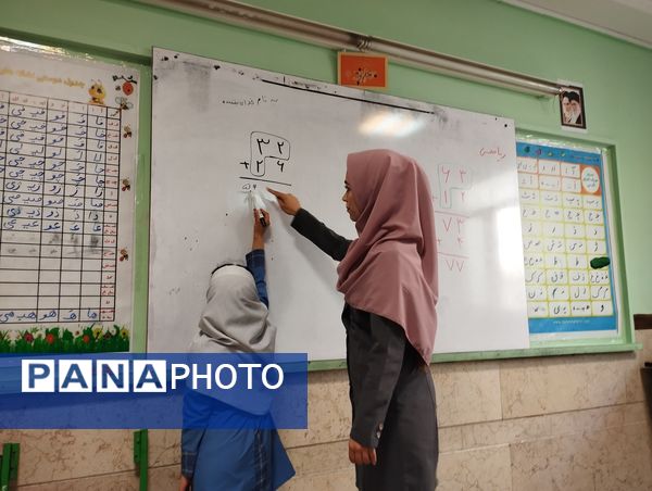 اجرای طرح حامی با حضور جهادی آموزگاران ملاردی  برای جبران ضعف درسی دانش آموزان ابتدایی 