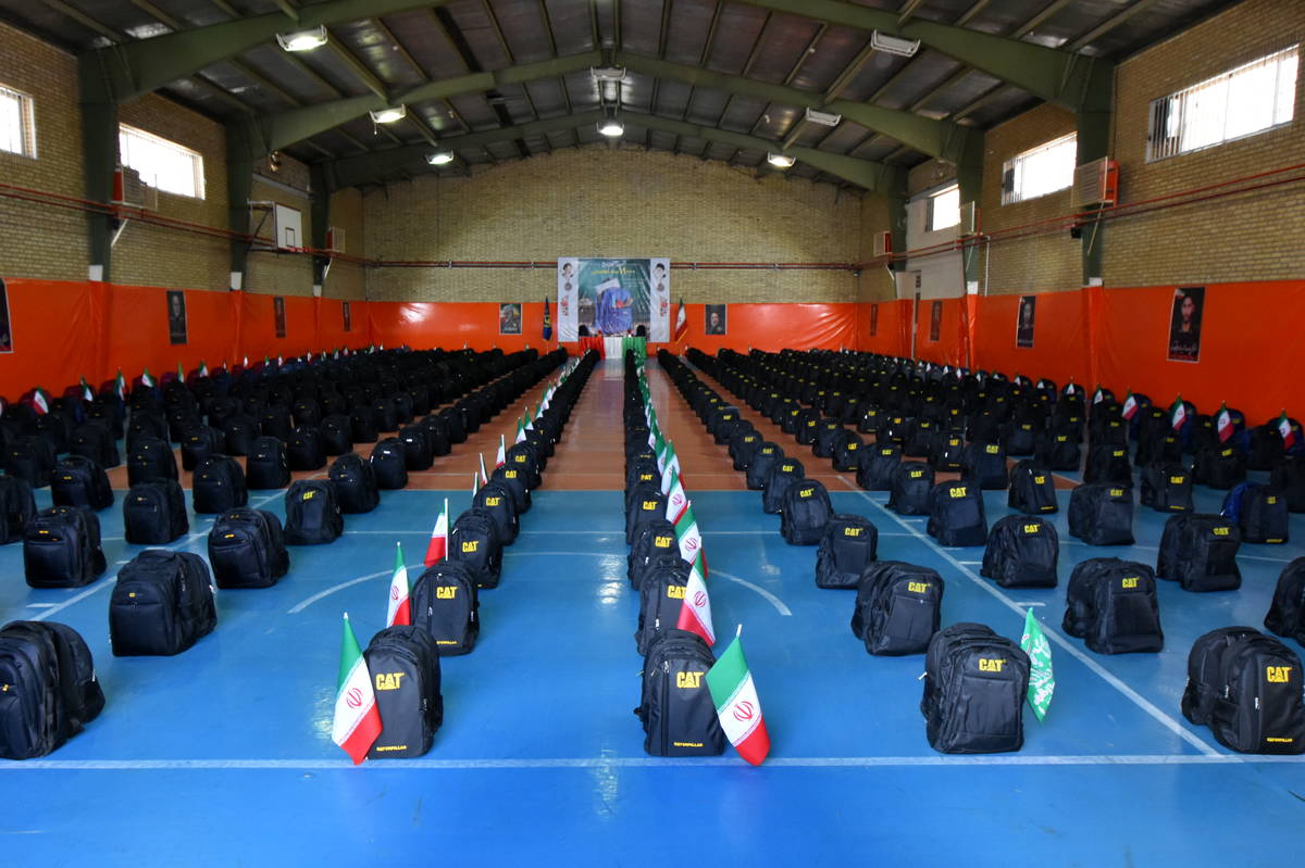 آغاز توزیع ۱۹ هزار بسته آموزشی به دانشآموزان نیازمند در خراسانجنوبی
