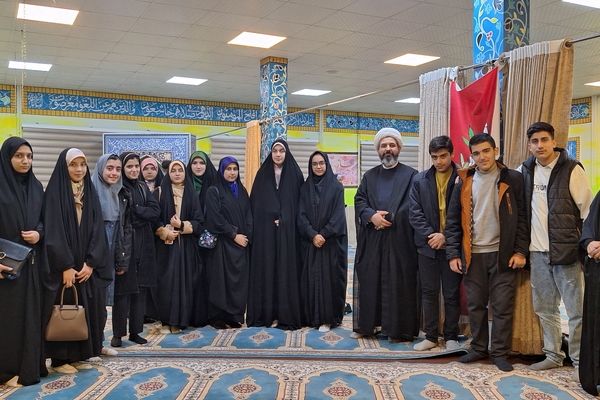دانش‌آموزان سازمان دانش‌آموزی در افطار ماه رمضان دور هم جمع شدند