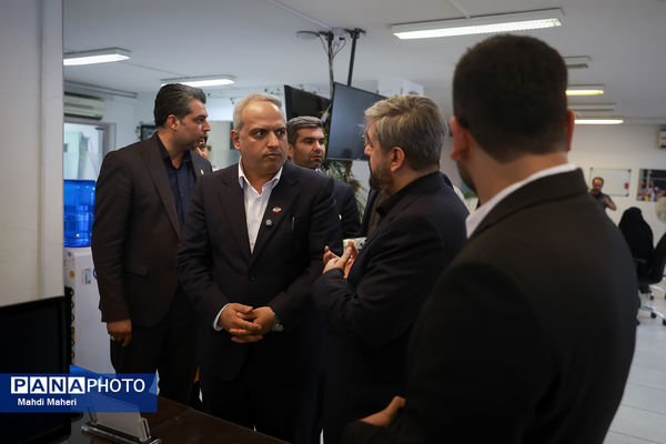 بازدید مدیرکل آموزش و پرورش شهرستان‌های استان تهران از خبرگزاری پانا در روز خبرنگار