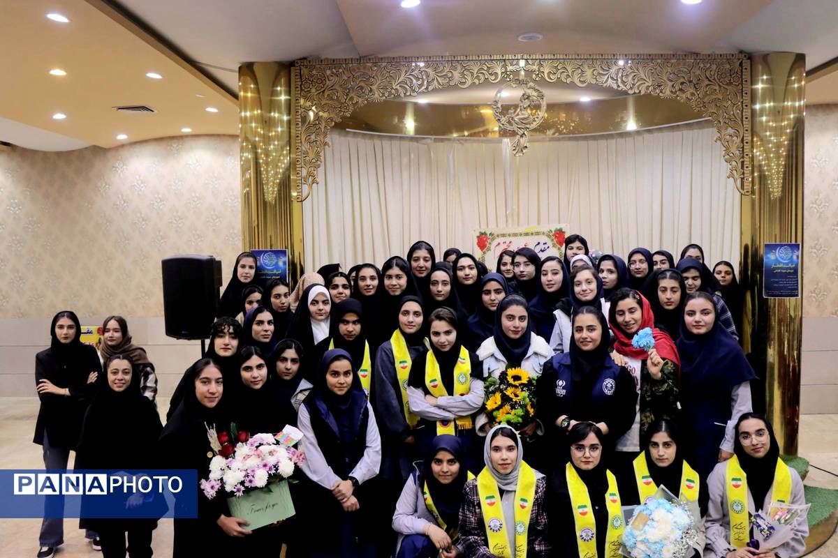 جشن فارغالتحصیلی دانشآموزان دختر بروجنی