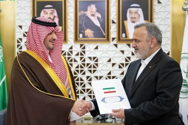 پیام رئیس جمهوری ایران به محمد بن‌سلمان، تحویل وزیر کشور عربستان داده شد