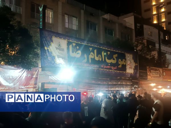 حال و هوای یکی از خیابان های مشهد در شب شهادت امام رضا (ع) 