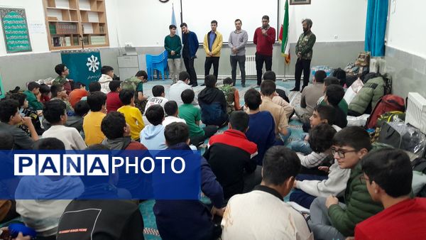 برپایی اردوی شبانه مقاومت در دبیرستان شهید بهشتی