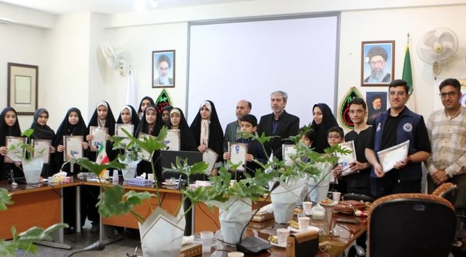 تجلیل از دانش‌آموز خبرنگاران پانا کاشان