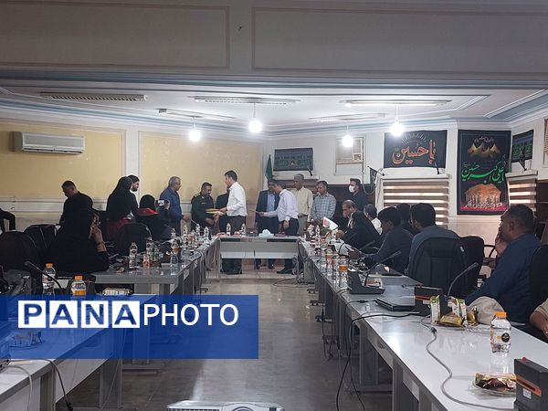 فرمانداری حاجی‌آباد و قلم‌های امید نگاهی به آینده رسانه و توسعه در سایه روز خبرنگار