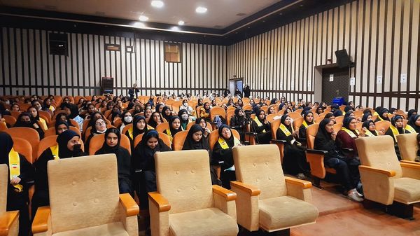 برگزاری همایش یاوران انقلاب و پیشتازان مقاومت ناحیه 3 کرج