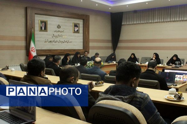 رونمایی و گردهمایی توجیهی و تبیینی بسته محصولات مدرسه‌ای ایرانمون در آذربایجان شرقی