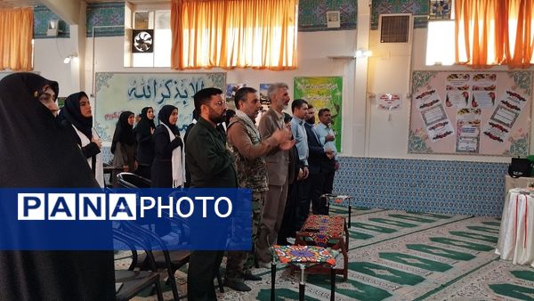 نواختن زنگ ایثار و مقاومت در دبیرستان شاهد شهید کلانتری ناحیه یک کرج 