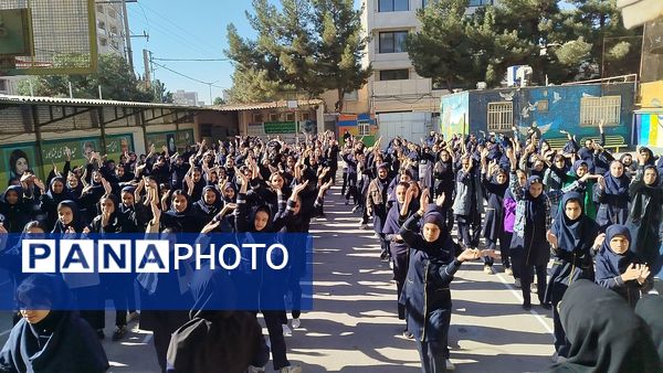 مسابقات ورزشی به مناسبت هفته بهداشت و روان در دبیرستان پیرایش یک