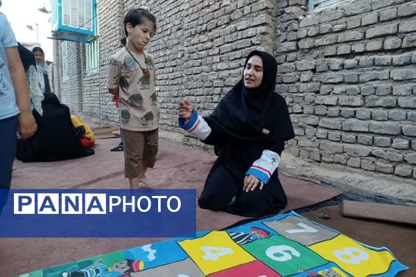 جشن غدیرخم توسط تیم‌های سحر هلال احمر در روستای زلزله‌زده محمدیه