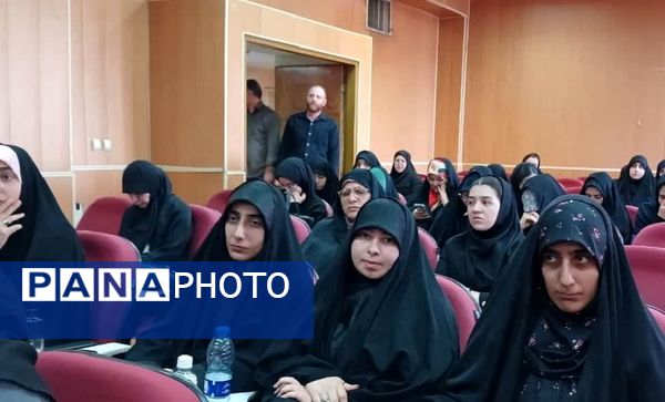 نشست علمی تحلیلی سالگرد عملیات طوفان الاقصی در دانشگاه آزاد کرج