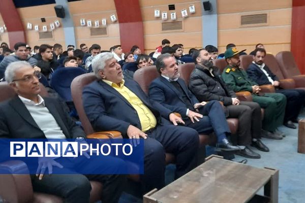 مراسم بدرقه دانش آموزان پسر ناحیه یک و دو شهرری در اردوی راهیان نور 