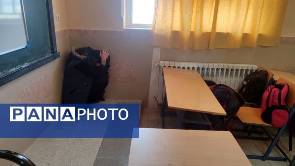 مانور زلزله در مدرسه محمد باقر بهزاد