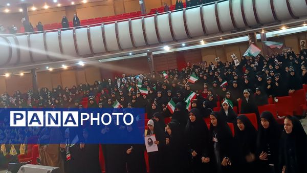 ویژه برنامه فاطمه بهانه خلقت در سالن همایش صدای و سیمای خراسان رضوی