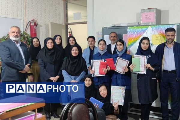 گفت‌وگوی خلاق دردبیرستان فاطمه‌الزهرا؛ نشست مشترک ناشر، معاونین و دانش‌آموزان نویسنده برای رفع چالش‌ها