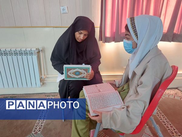 برگزاری مسابقات قرآن عترت و نماز در مدرسه شاهد حضرت معصومه (س)