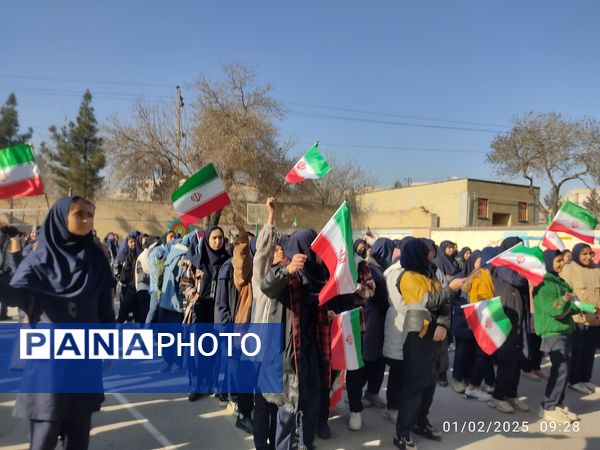 نواختن زنگ انقلاب در دبیرستان نوید ناحیه ۵ مشهد