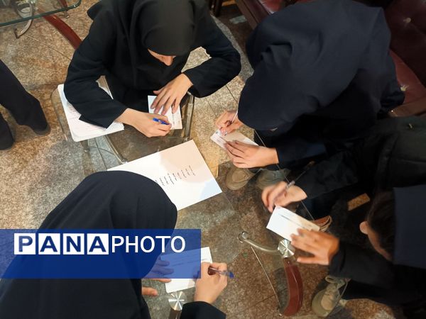 انتخاب نماینده دانش آموزان در دبیرستان نمونه فرهنگ مهشید مصلی نژاد ناحیه ۶